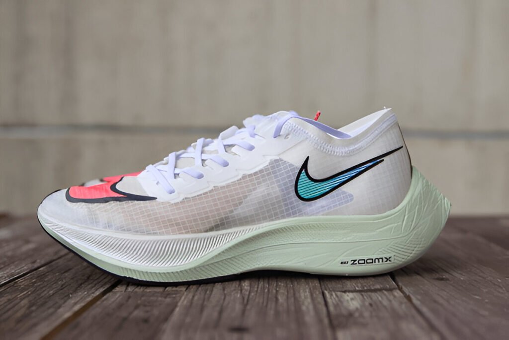 Nike Vaporfly 4 running shoes – lightweight racing shoes with carbon plate technology

